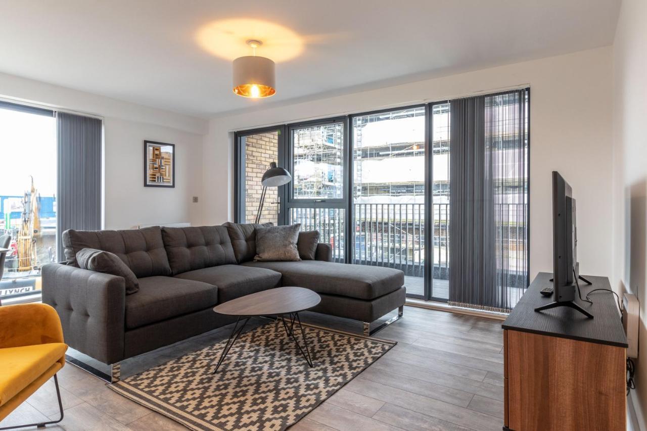 Seven Living Ashford - Modern And Spacious Apartments Exterior foto
