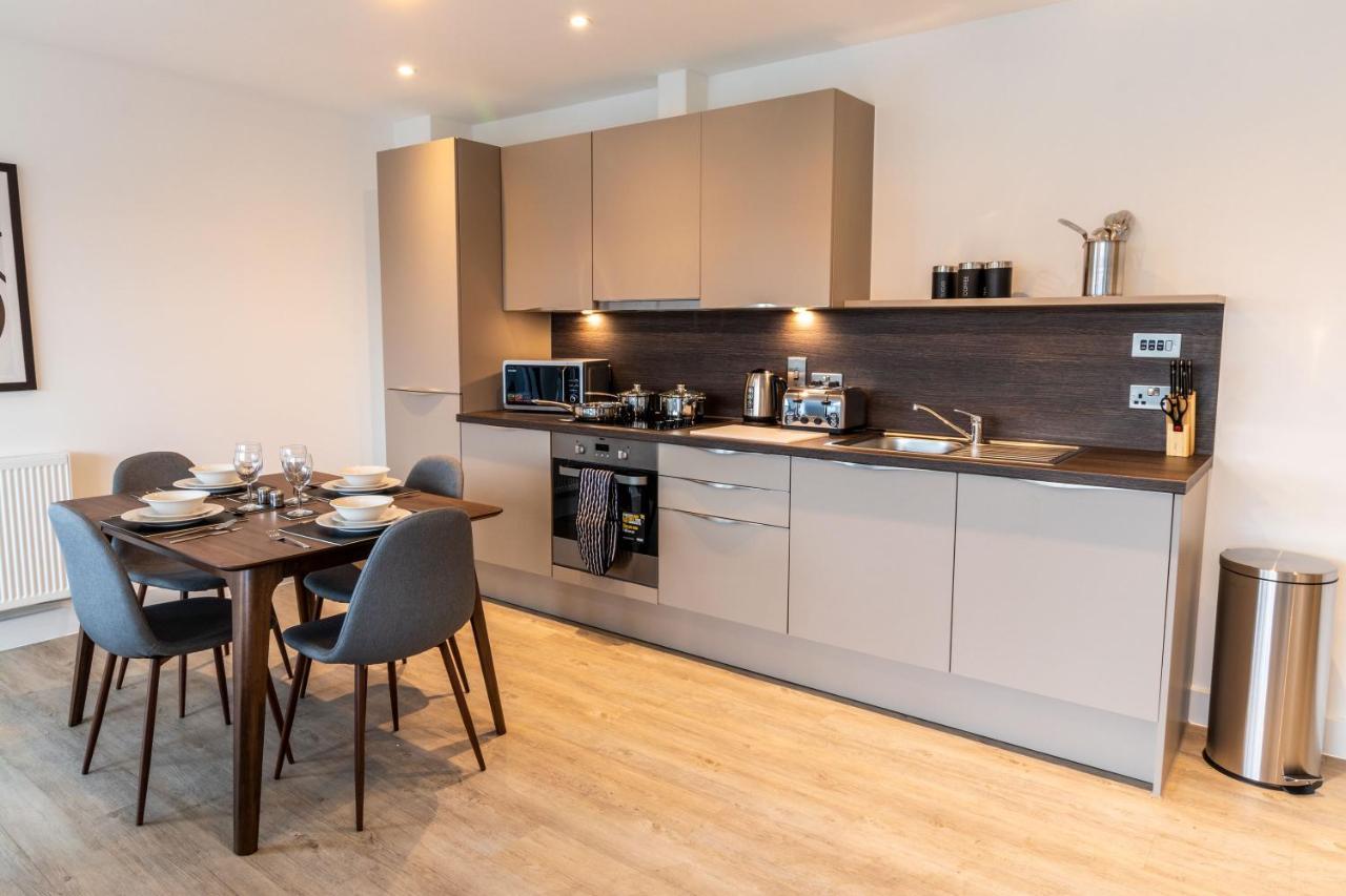 Seven Living Ashford - Modern And Spacious Apartments Exterior foto